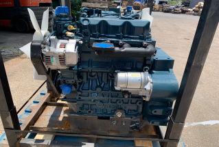 Kubota D1703 engine