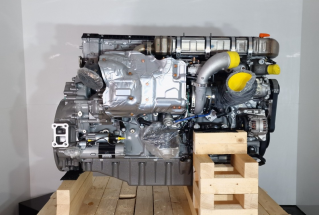 Detroit DD16 engine 