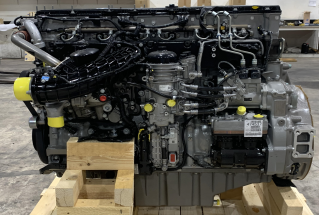 Detroit DD16 engine 