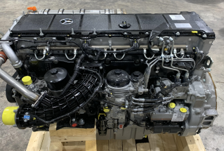 Detroit DD16 engine