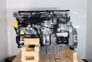 Detroit DD16 engine